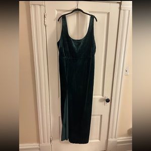 Emerald green velvet square neck maxi dress size 3X. Never altered. Worn once.